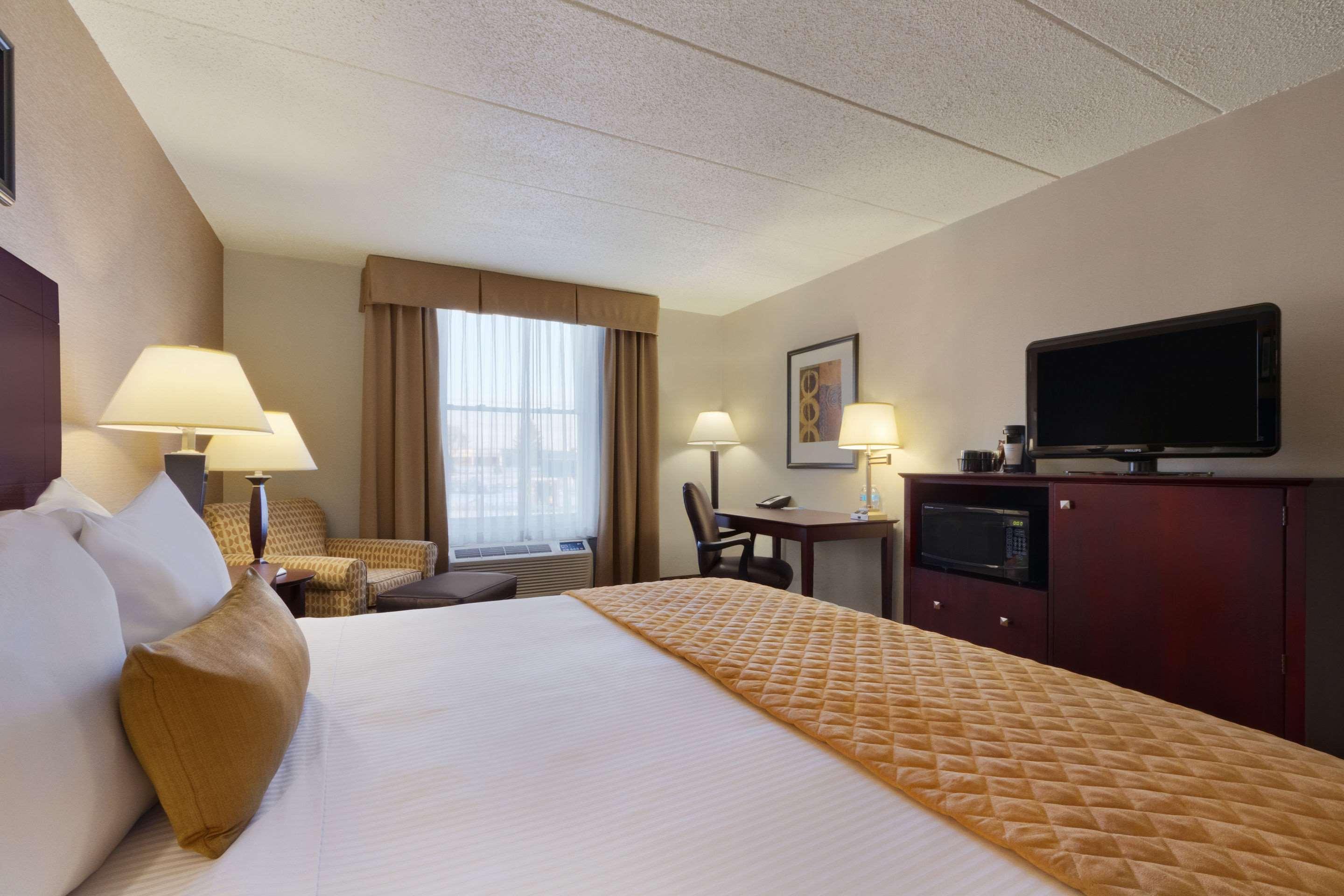 Comfort Inn & Suites Glen Mills - West Chester Экстерьер фото