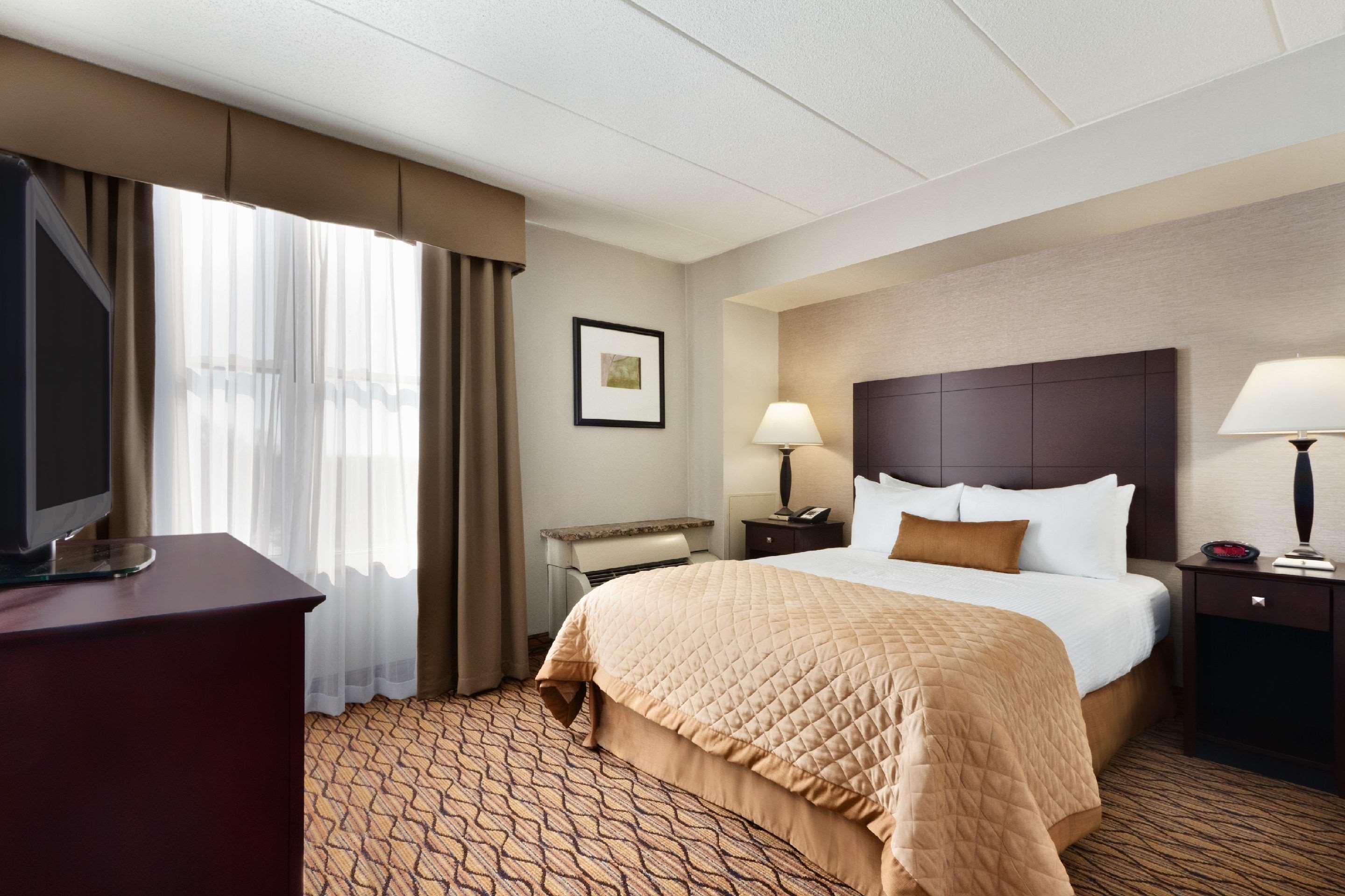 Comfort Inn & Suites Glen Mills - West Chester Экстерьер фото