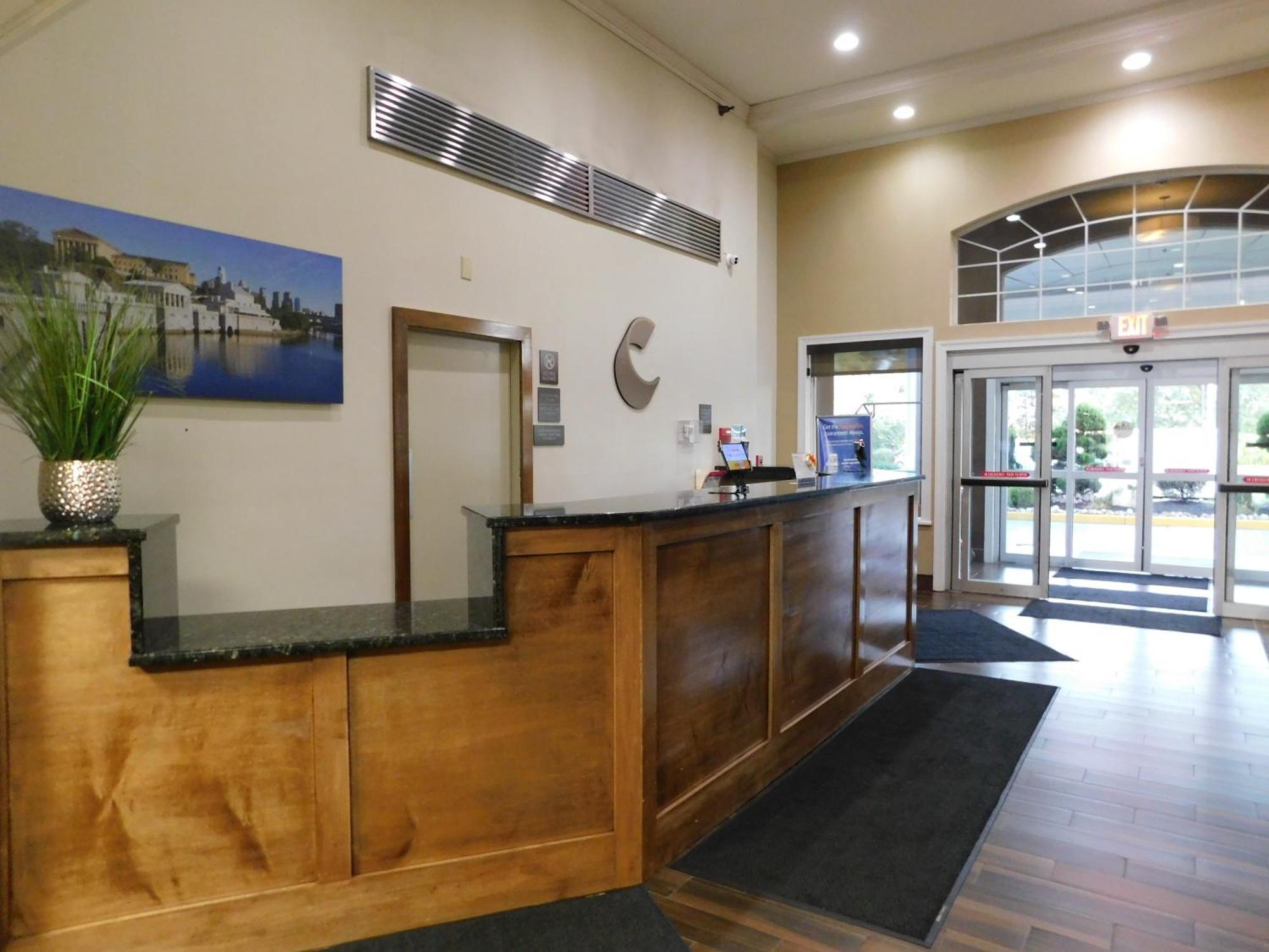 Comfort Inn & Suites Glen Mills - West Chester Экстерьер фото